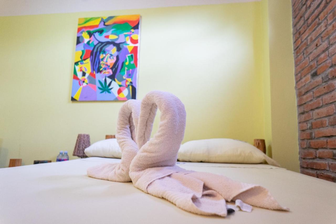 Hotel Boutique Hurvinek Montañita Dış mekan fotoğraf
